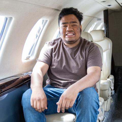 Andre inside plane